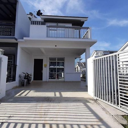 Homestay Greenway Pasir Gudang Buitenkant foto